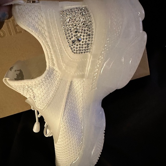 Steve Madden Maxima Pearl Sneakers - Picture 4 of 6
